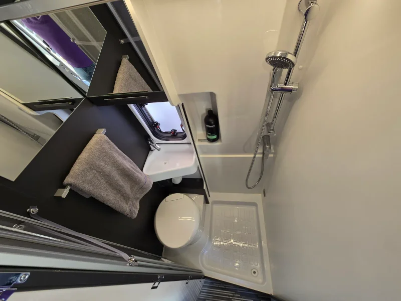 Baño completo con ducha